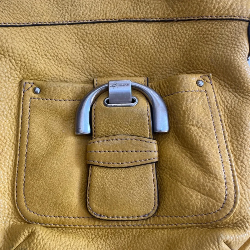B Makowsky gold/yellow purse. - Picture 4 of 7